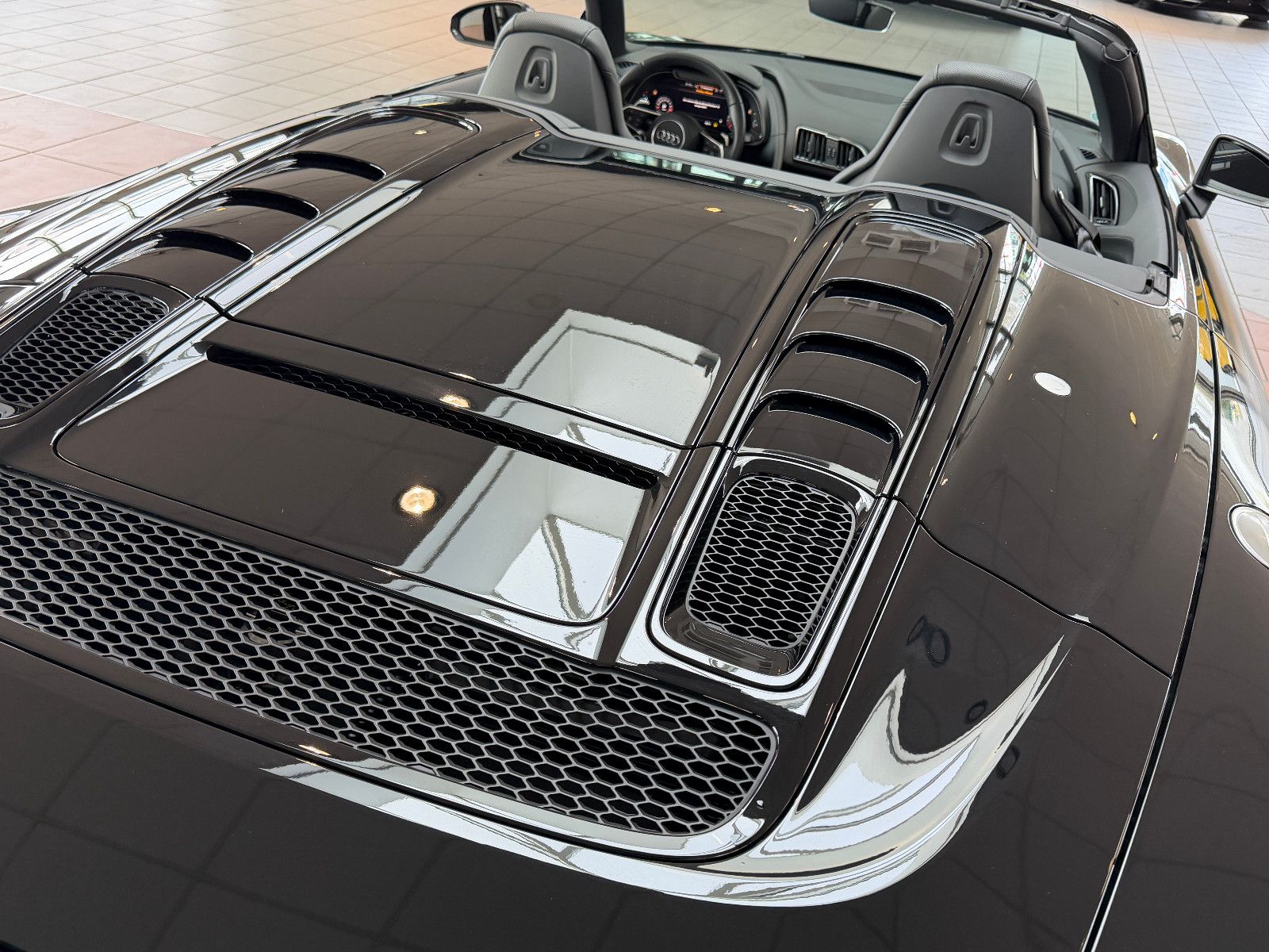 Fahrzeugabbildung Audi R8 Spyder 5.2 FSI RWD performance/BANG&OLUFSEN/