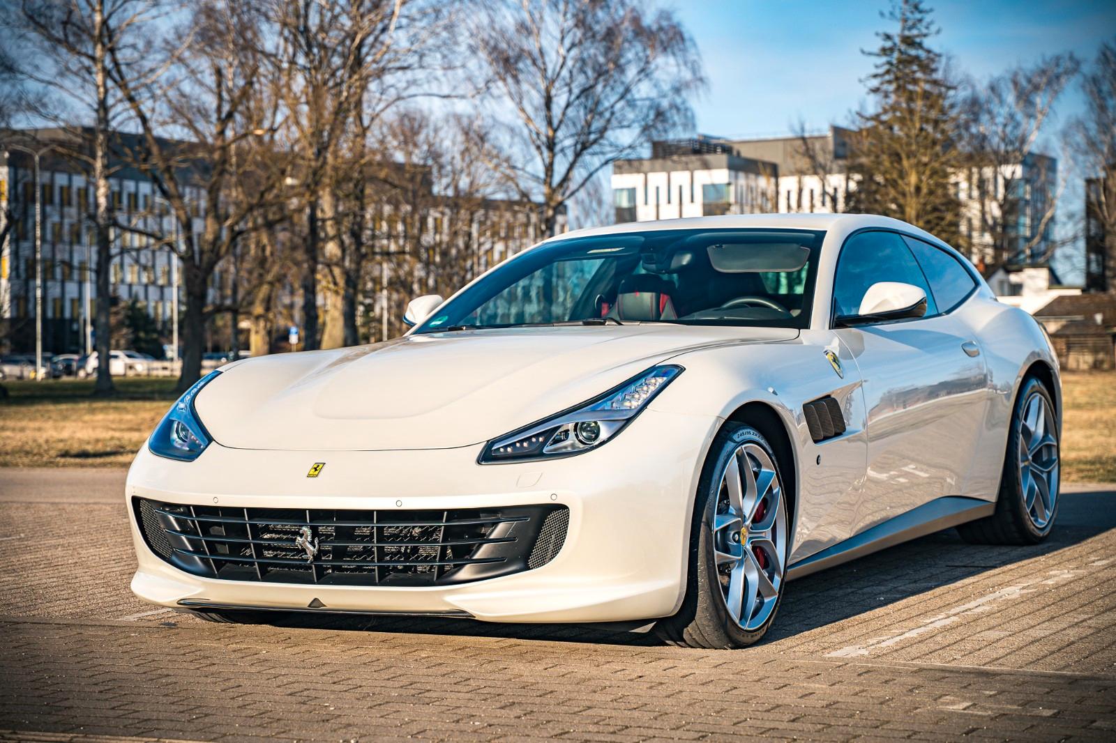 Ferrari GTC4Lusso 3.9 V8 T DCT