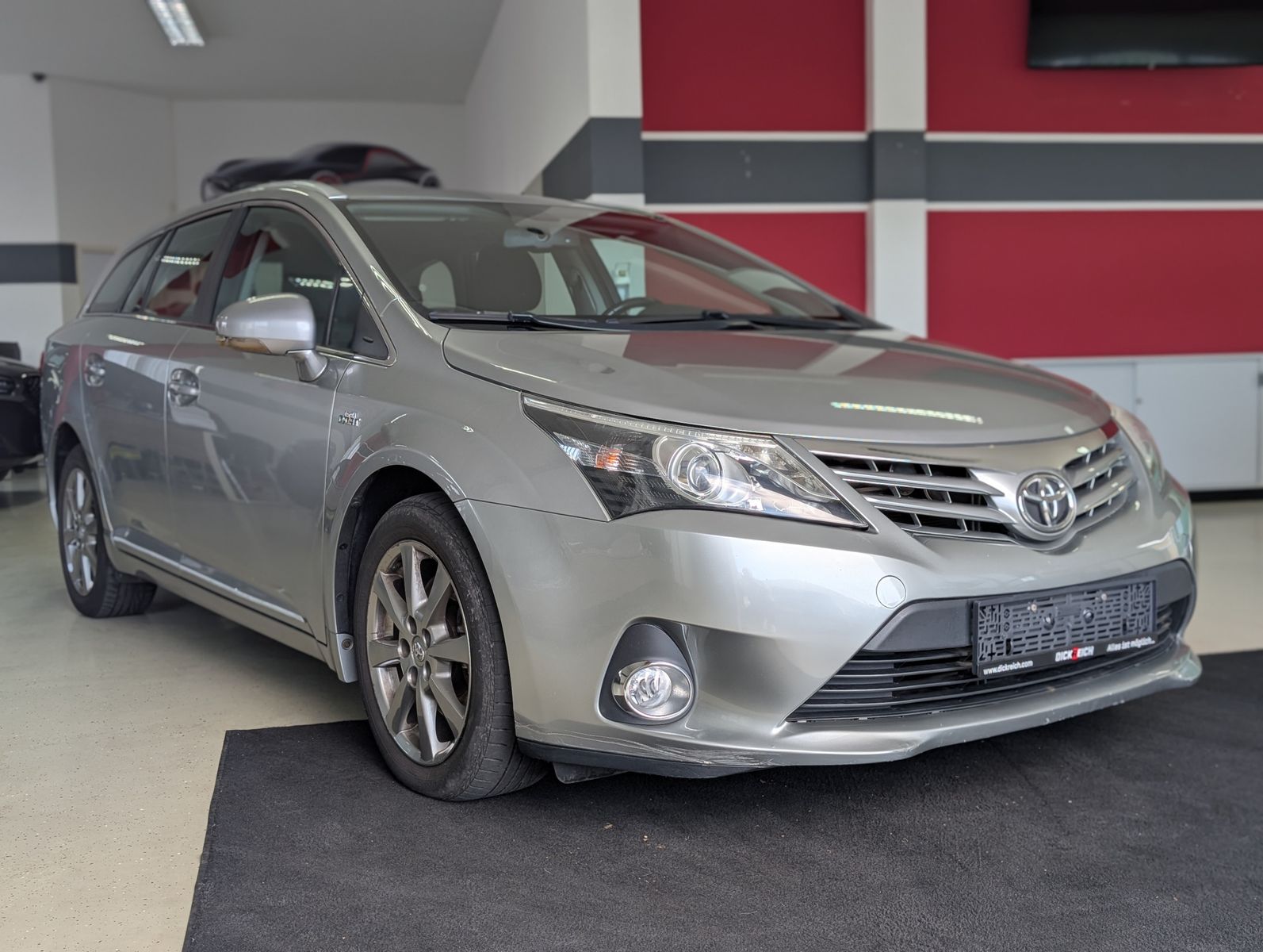 Fahrzeugabbildung Toyota Avensis Life Bi-XENON TEMPOMAT KLIMA KAMERA SHZ