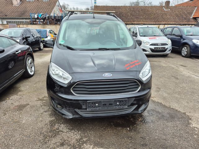 Ford Tourneo Courier Titanium