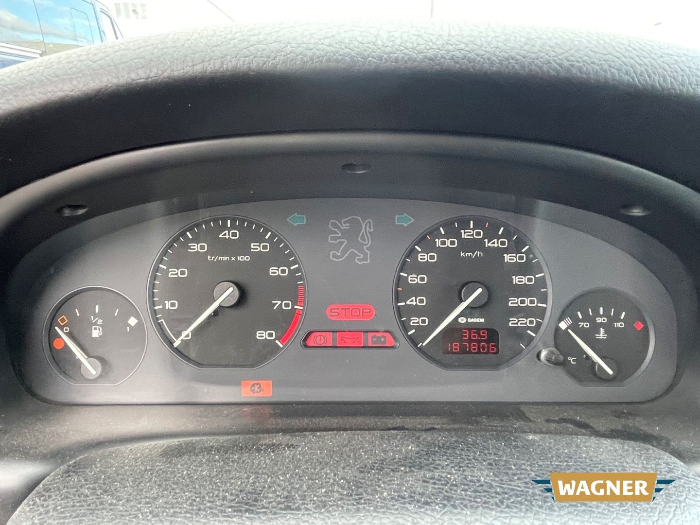 Fahrzeugabbildung Peugeot 406 SR Klimaanlage Servolenkung Motorschaden