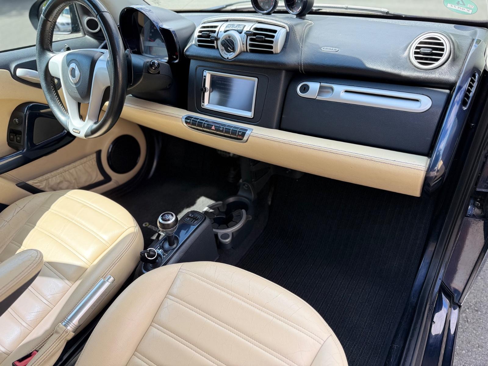 Smart ForTwo fortwo cabrio Brabus Leder SHZ NAVI USB