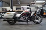 Harley-Davidson CVO Road Glide ST 1.Hand Screamin´Eagle - HARLEY-DAVIDSON CVO SCREAMIN