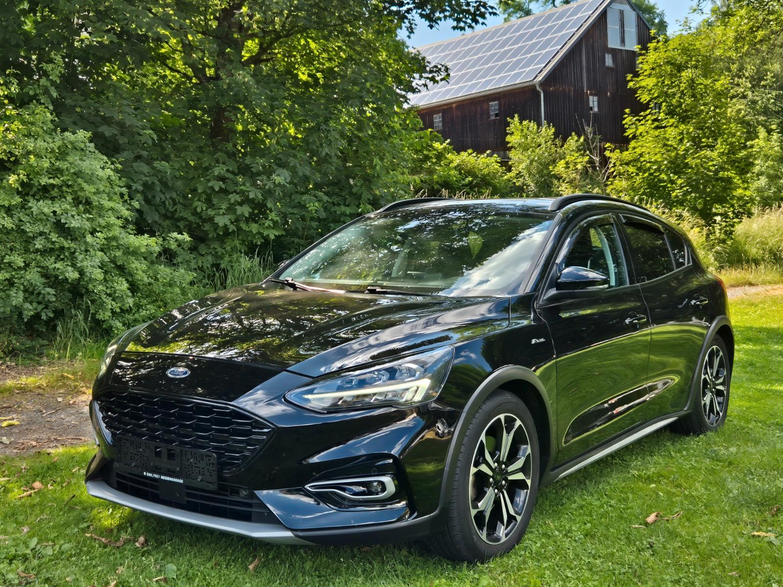 Ford Focus  Active KAMERA*NAVI*AHK*M+S*