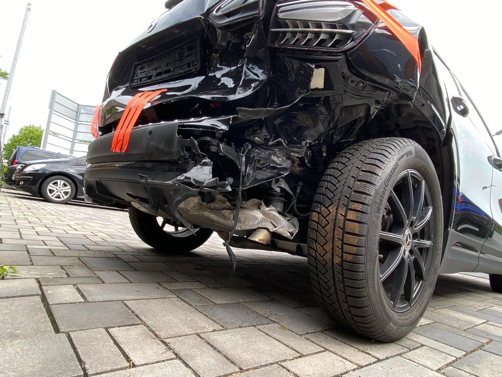Fahrzeugabbildung Mercedes-Benz GLA 200 AMG/Pano/DIS/360/AHK/M-BEAM/