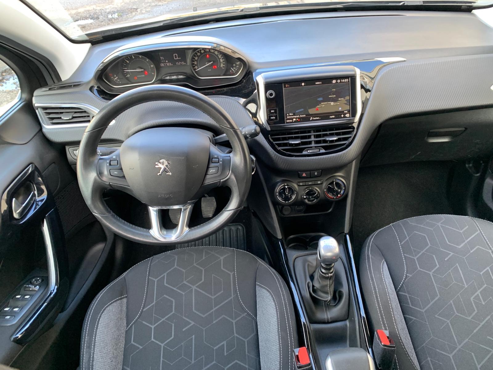 Peugeot 2008 PureTech 110 Nur 66Tkm TÜV + Allwetter Neu 