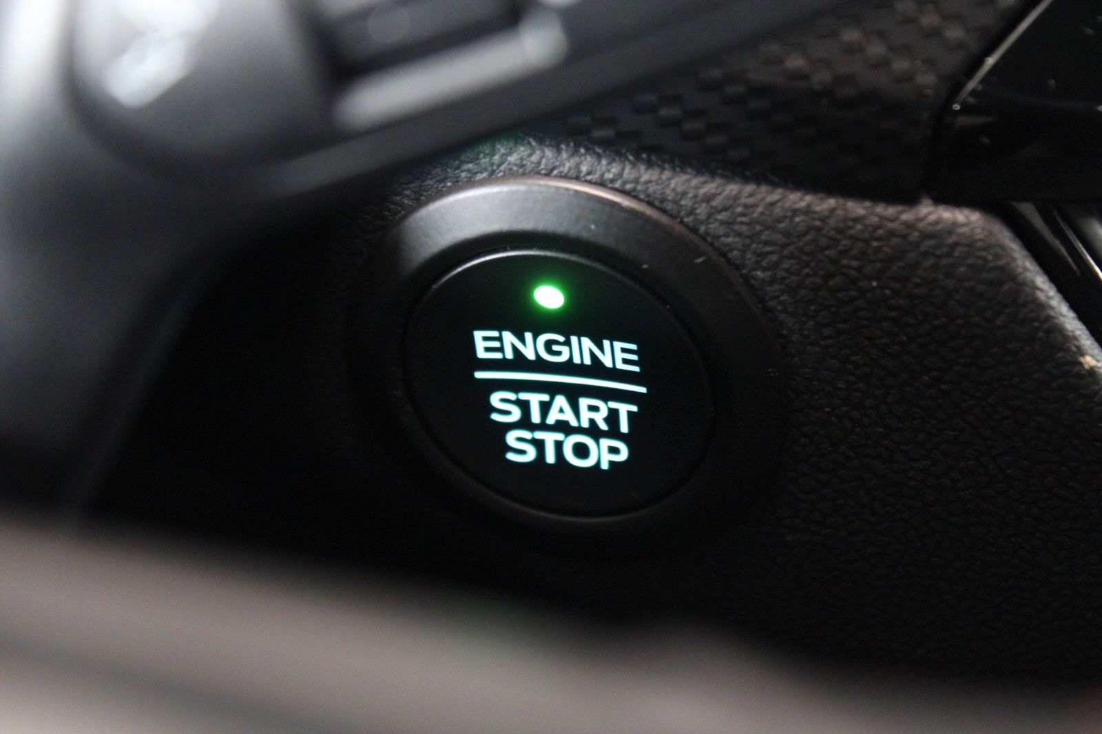 Fahrzeugabbildung Ford Kuga 2.5 PHEV ST-Line X Aut. LED B&O AHK HUD uvm