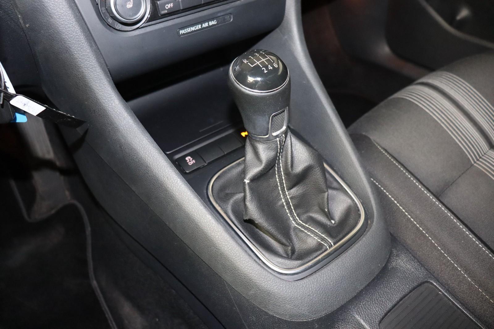 Volkswagen Golf 2012 — photo 17
