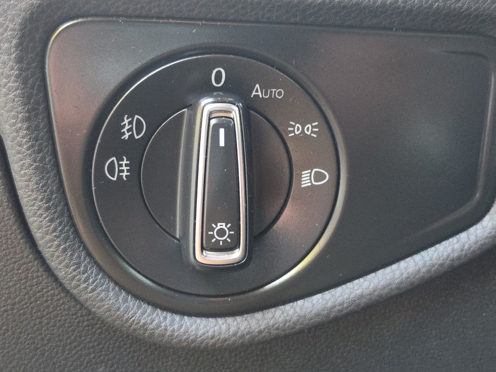 Fahrzeugabbildung Volkswagen Touran Highline BMT/Start-Stop AUTOMATIK 1.Hand