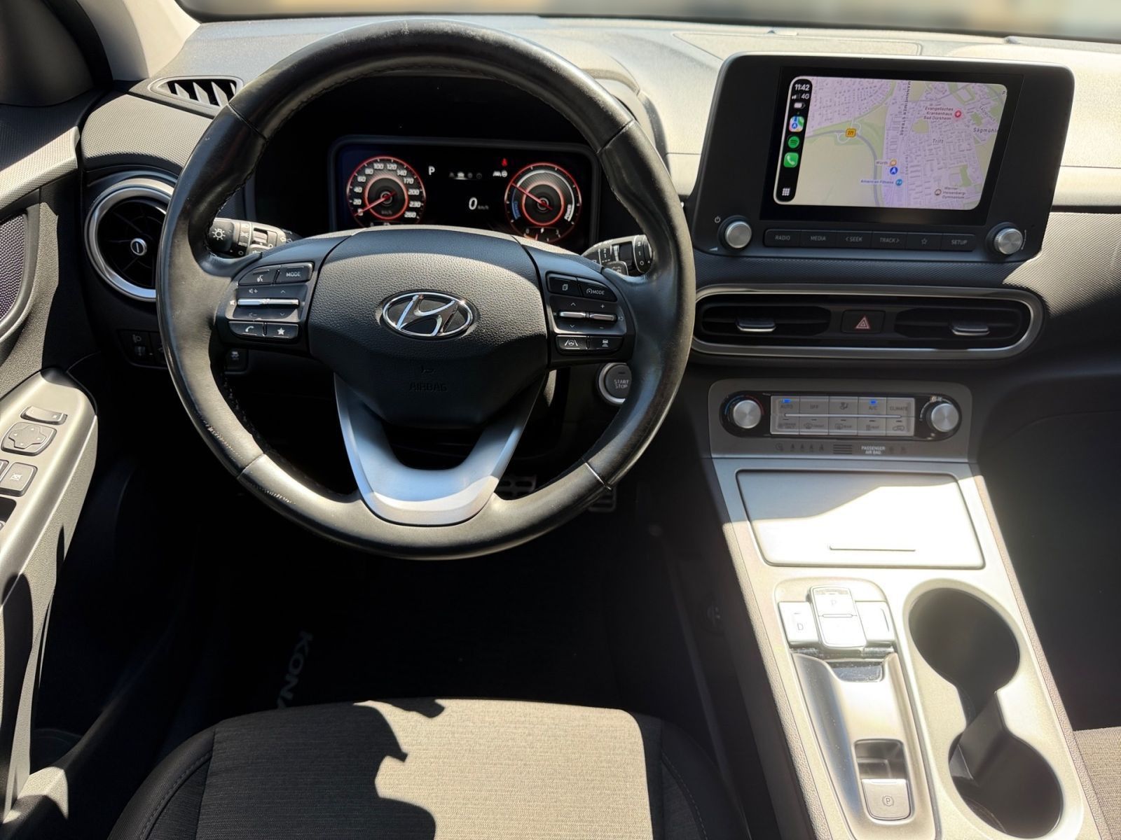 Fahrzeugabbildung Hyundai KONA Select Elektro 11 kW OBC Sitzheizung