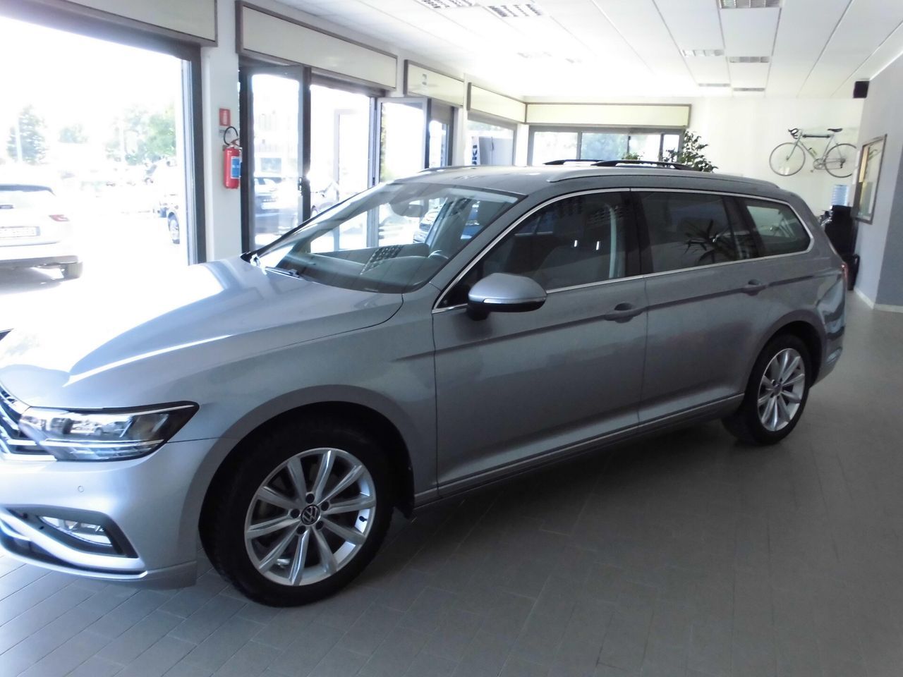 Volkswagen Passat Variant 2.0 TDI SCR EVO Busine imagem 2