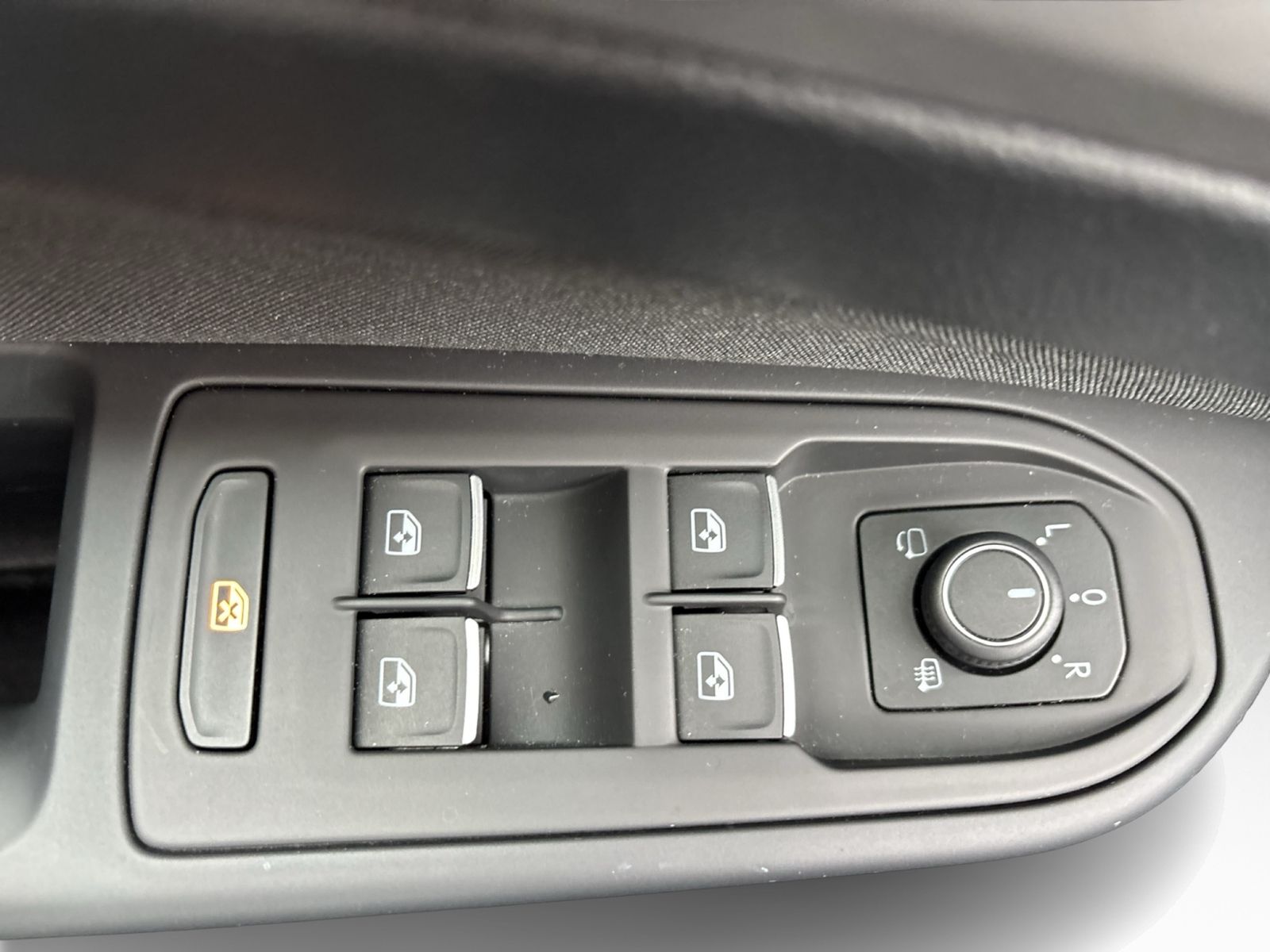 Golf VIII 1.0 eTSI Life IQ.Drive, Massage, LED.,