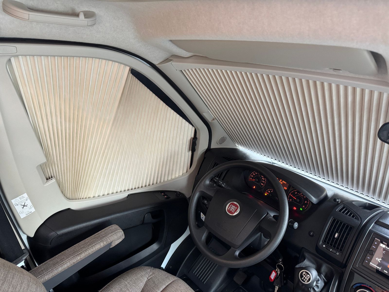 Fahrzeugabbildung Bürstner Lyseo TD A 700 FIAT 6 Schlafplätze SAT KAMERA