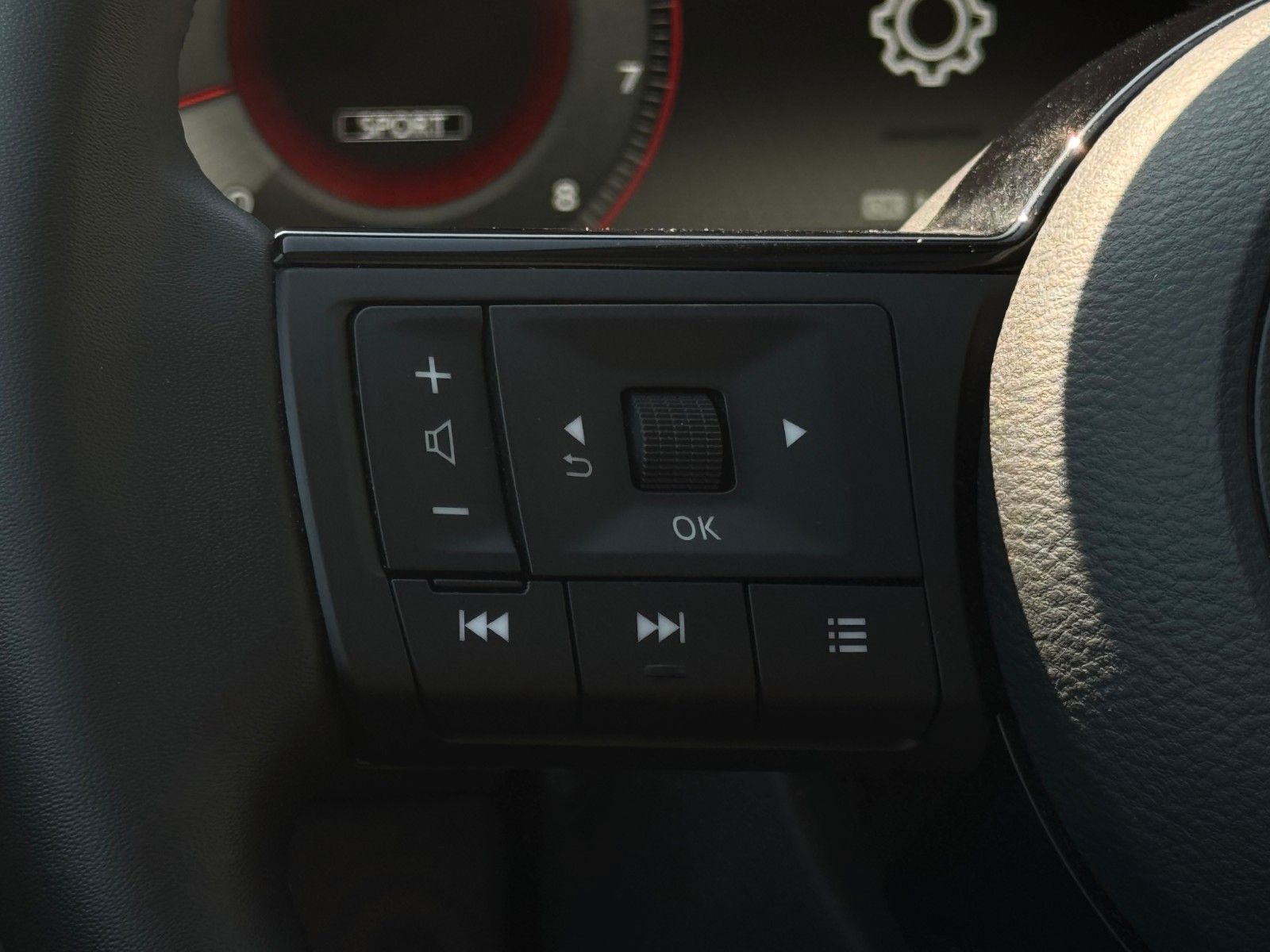 Fahrzeugabbildung Nissan Qashqai 1.3 DIG-T MHEV N-Connecta Pano 360° ACC