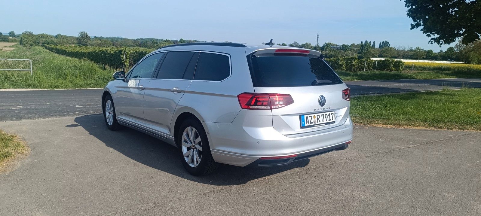 Volkswagen Passat Variant Business LED AHK imagem 3