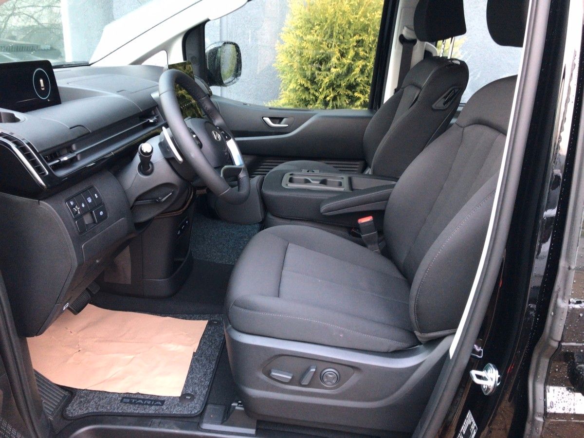 Fahrzeugabbildung Hyundai Staria Trend Hybrid 2WD Park u. Easy 9 Sitzer