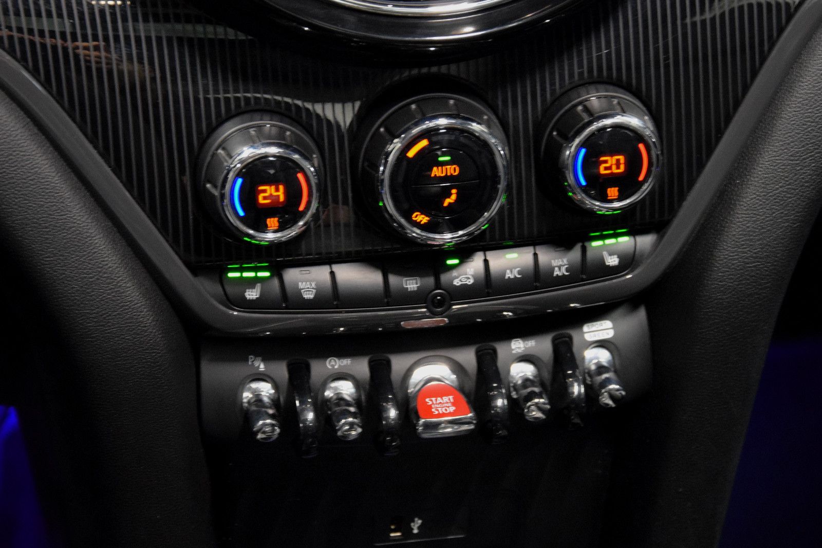 Fahrzeugabbildung MINI COOPER SD Countryman All4 Pano HuD h/k Kamera