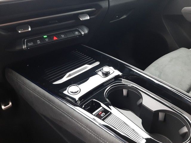 Fahrzeugabbildung Audi Q3 e-hybrid S line TechPro Pano Matrix HuD 20"