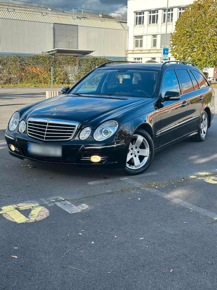 Mercedes-Benz 220