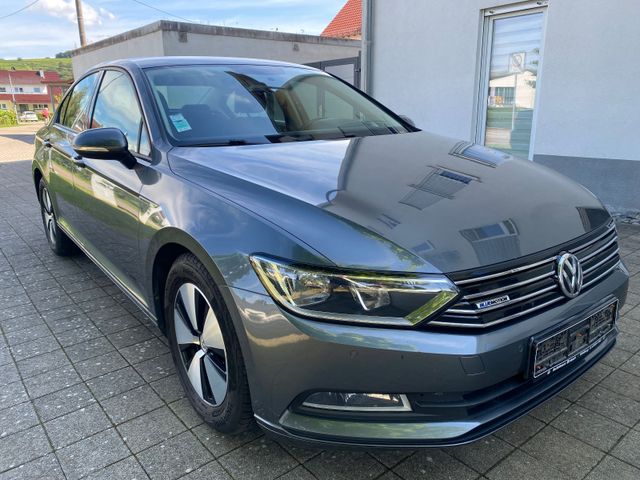 Volkswagen Passat Lim. Trendline BlueMotion