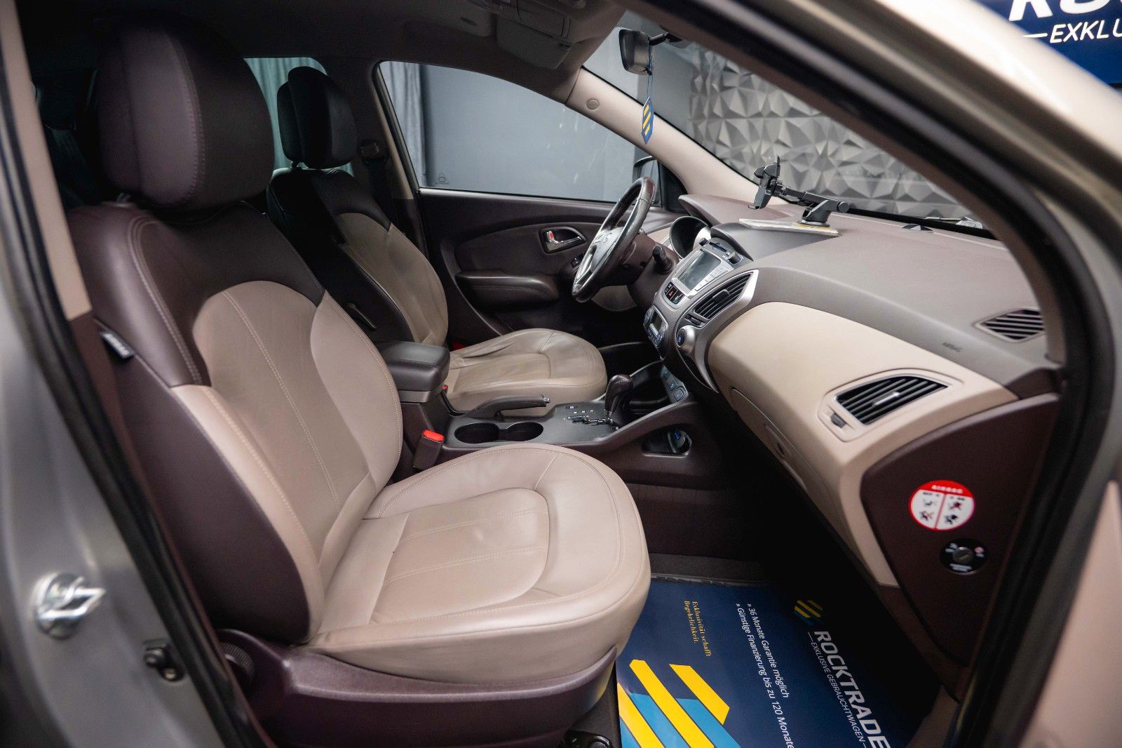 Fahrzeugabbildung Hyundai ix35 Premium AWD Autom. *Kamera*Navi*TÜV Neu*LED