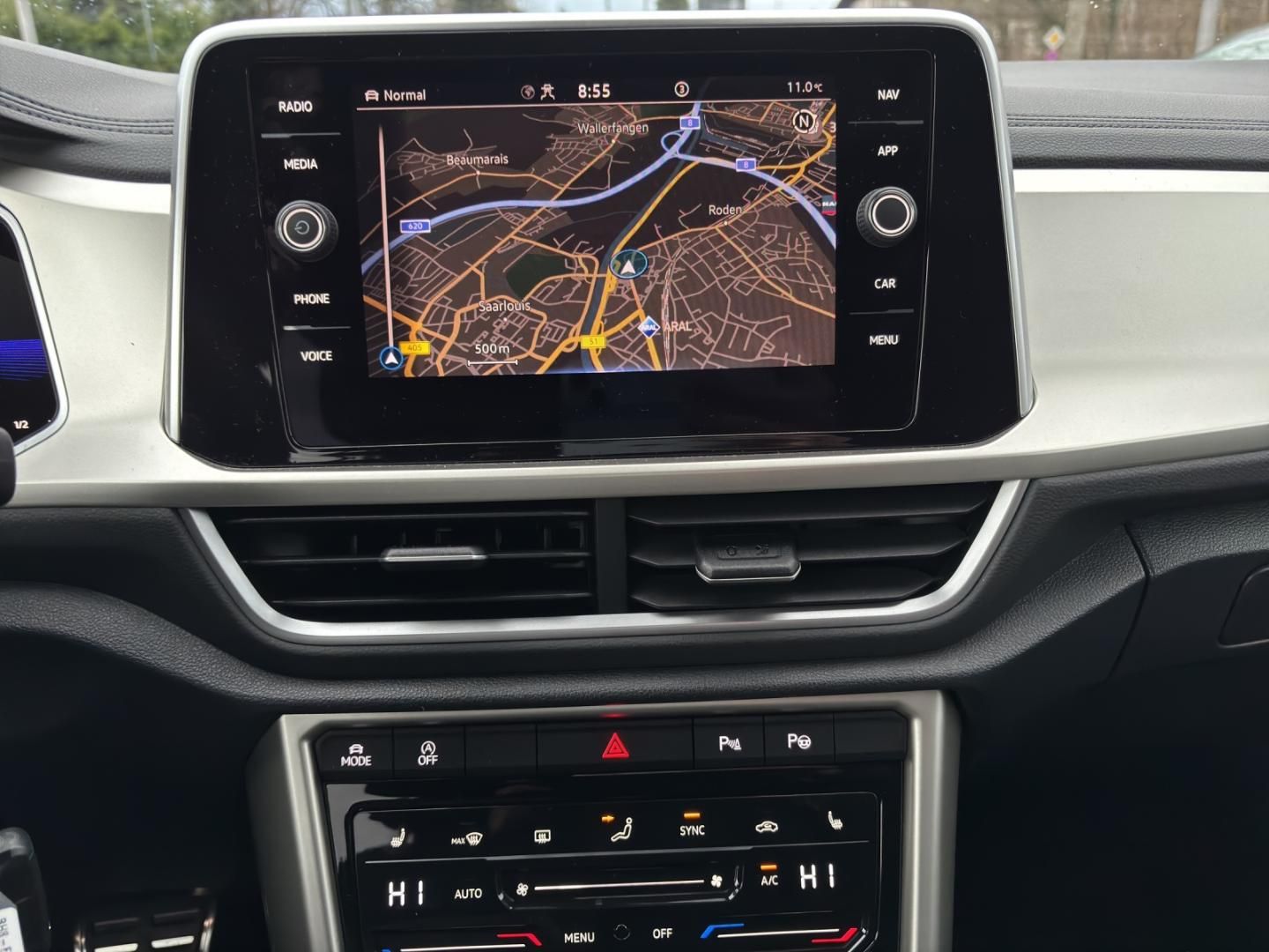 Fahrzeugabbildung Volkswagen T-ROC MOVE MOVE 1.5l TSI,DSG,AHKRFK,Navi,LED,ACC