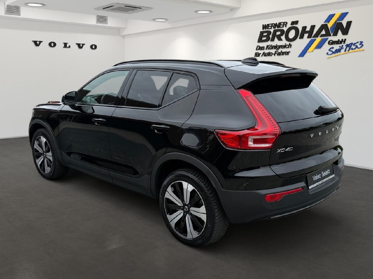Fahrzeugabbildung Volvo XC40 Core Recharge Pure Electric 2WD