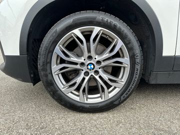 BMW X2 sDrive18i  LED RFK Navi Tempomat Klimaaut.