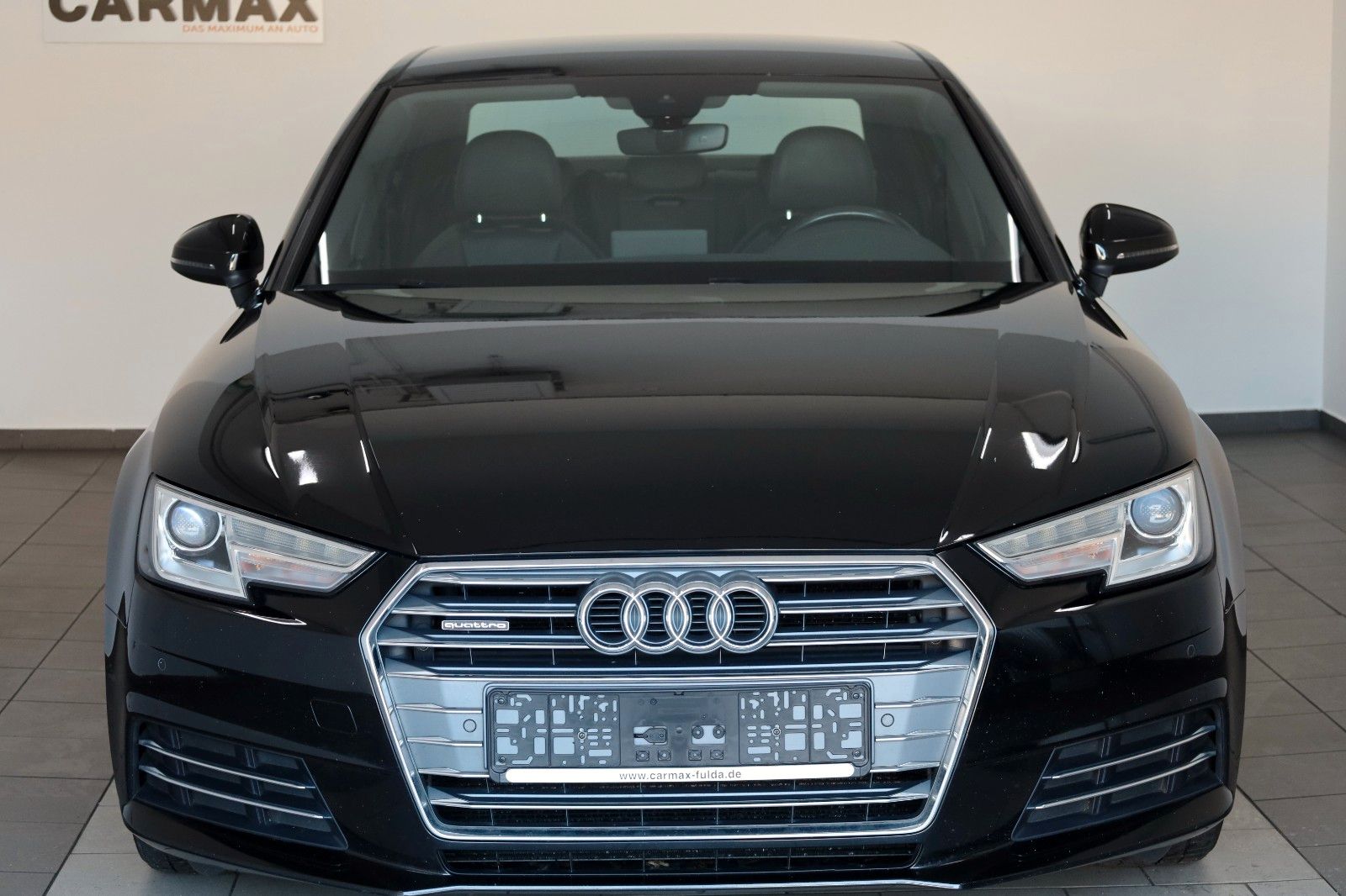 Fahrzeugabbildung Audi A4 Lim. quattro S Line T.Leder,Navi,Xenon,SH,PDC