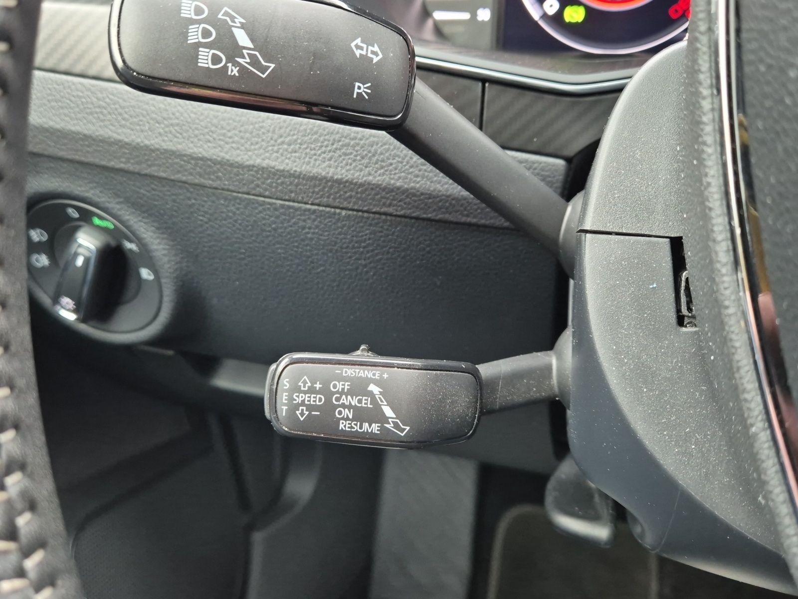 Fahrzeugabbildung SKODA Superb Combi TSI Sportline 4x4 DSG Standhzg. Mat