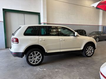 Volkswagen Touareg - 5