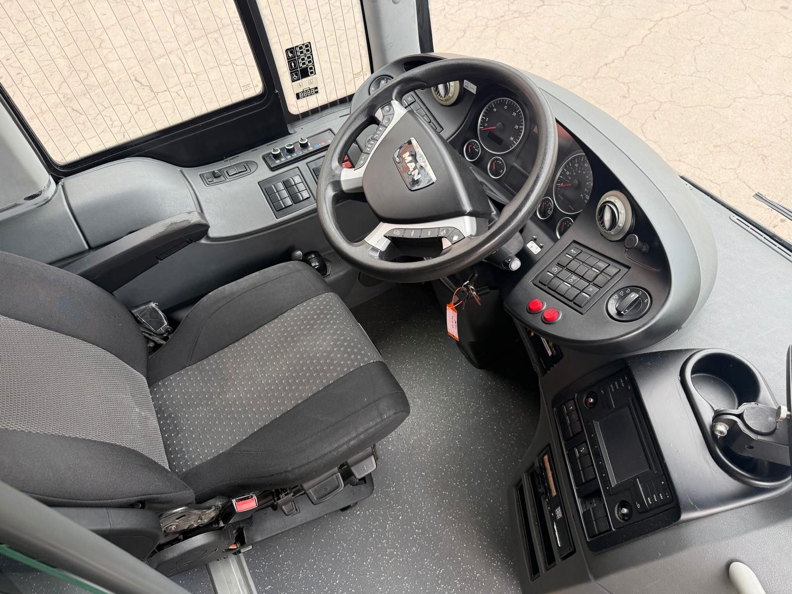 MAN  2015 - Image 18 of 32