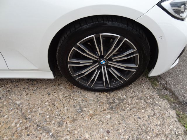 Fahrzeugabbildung BMW 320d xDrive M Sport/2.Hd/Leder/Navi/Kam/LED/