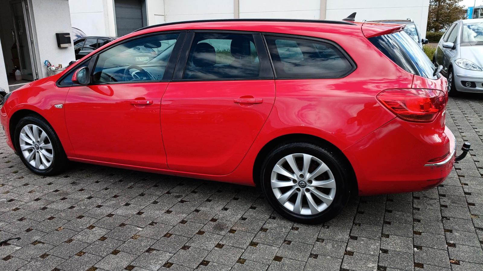 Opel Astra 2014 — photo 9