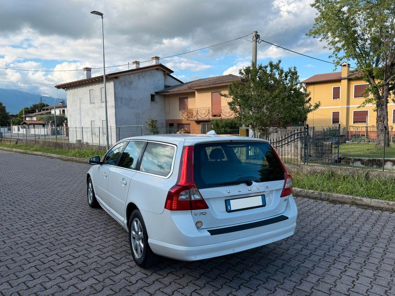 Volvo V70 2010 — engine 1.984 cm³, 163 HP (120kW)