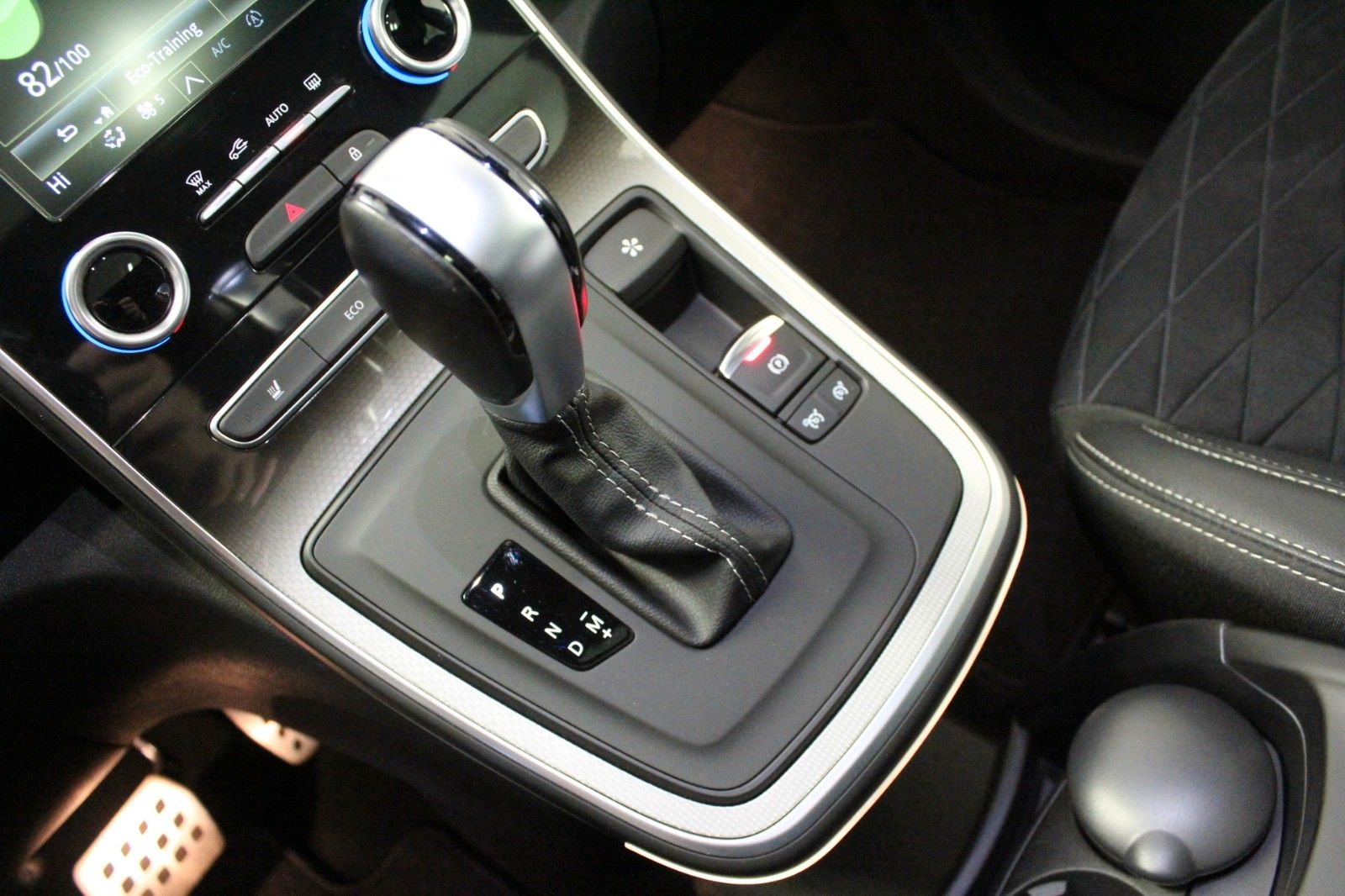 Fahrzeugabbildung Renault Grand Scenic Tce160 EDC Black*Panorama*