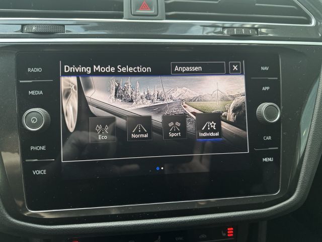 Tiguan 2.0 TDI DSG Elegance 4Motion Matrix RFK A