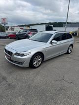BMW 520 Baureihe 5 Touring 520 i *Automatik*Xenon* - BMW 520 mit Benzin-Antrieb