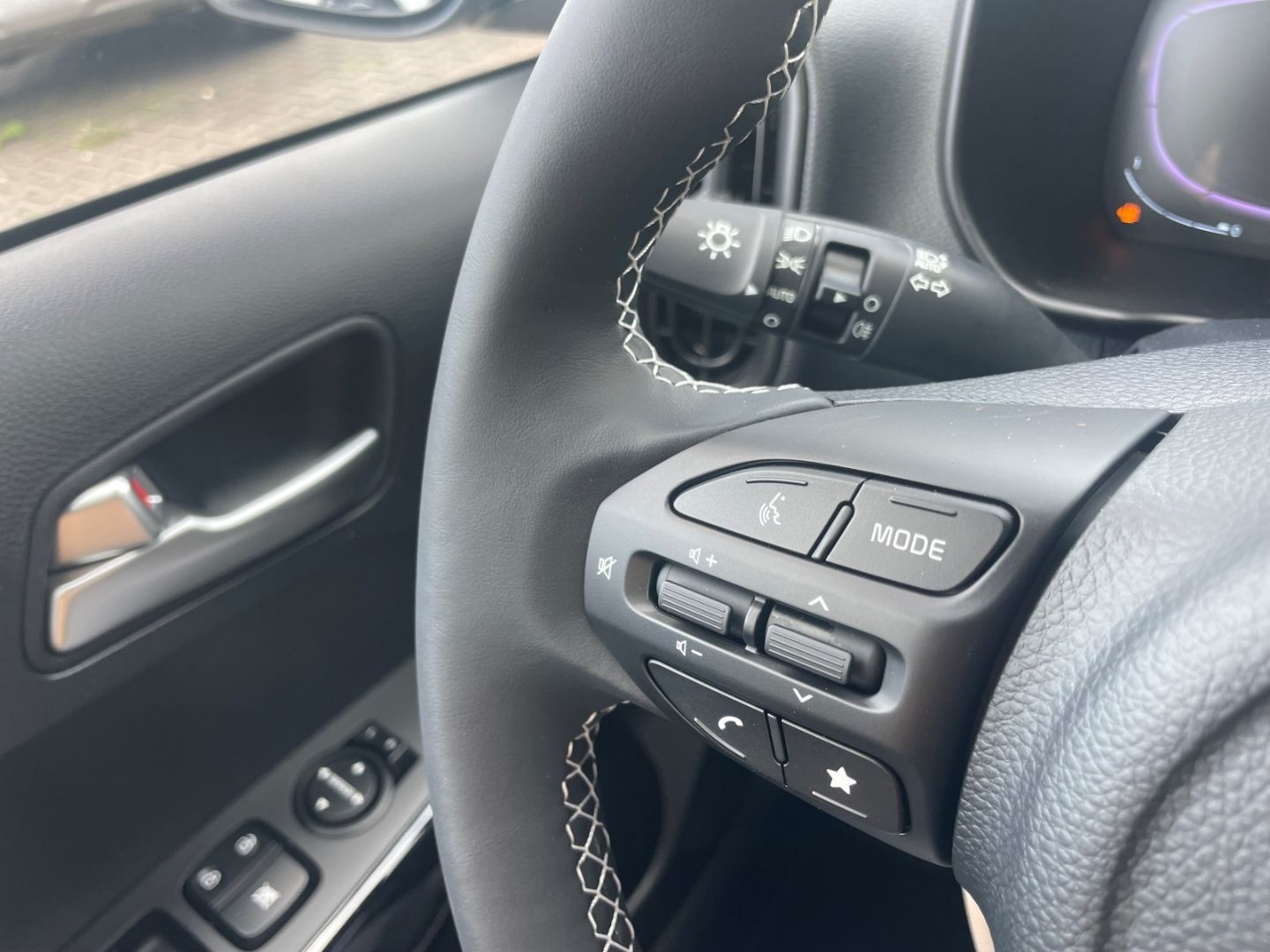 Fahrzeugabbildung Kia Picanto Vision PDC SHZ Navi Klima Lenkradhzg