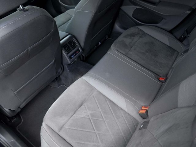 Fahrzeugabbildung Volkswagen Golf VIII Variant Style 2.0 TDI DSG LED RFK ACC