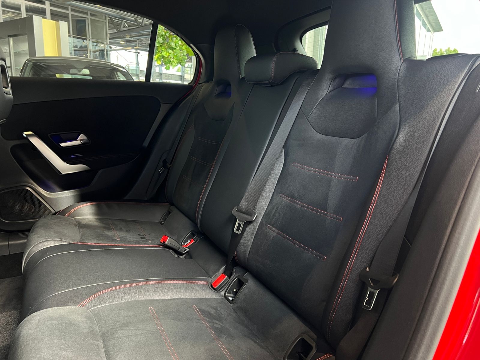 Fahrzeugabbildung Mercedes-Benz A 250 AMG RFK LED Ambiente