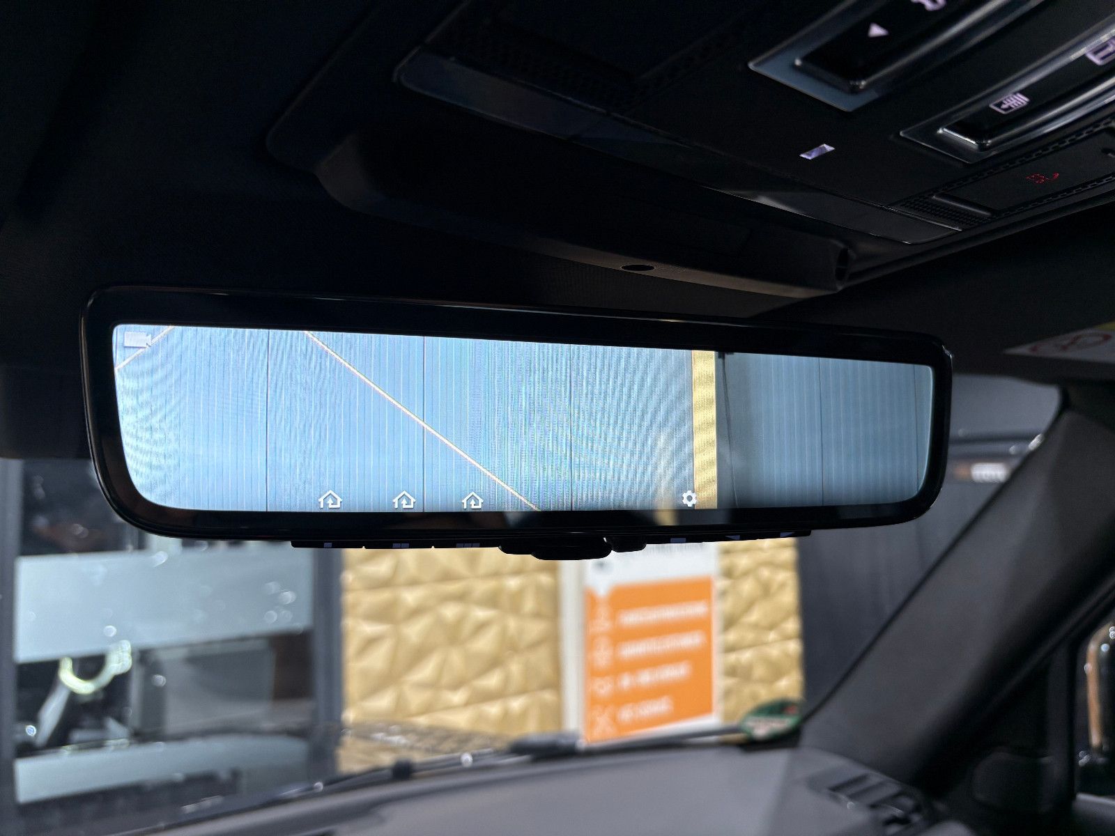 Fahrzeugabbildung Land Rover Defender 110 V8/PANO/ACC/HEAD-UP/360°/APPLE/AMBI