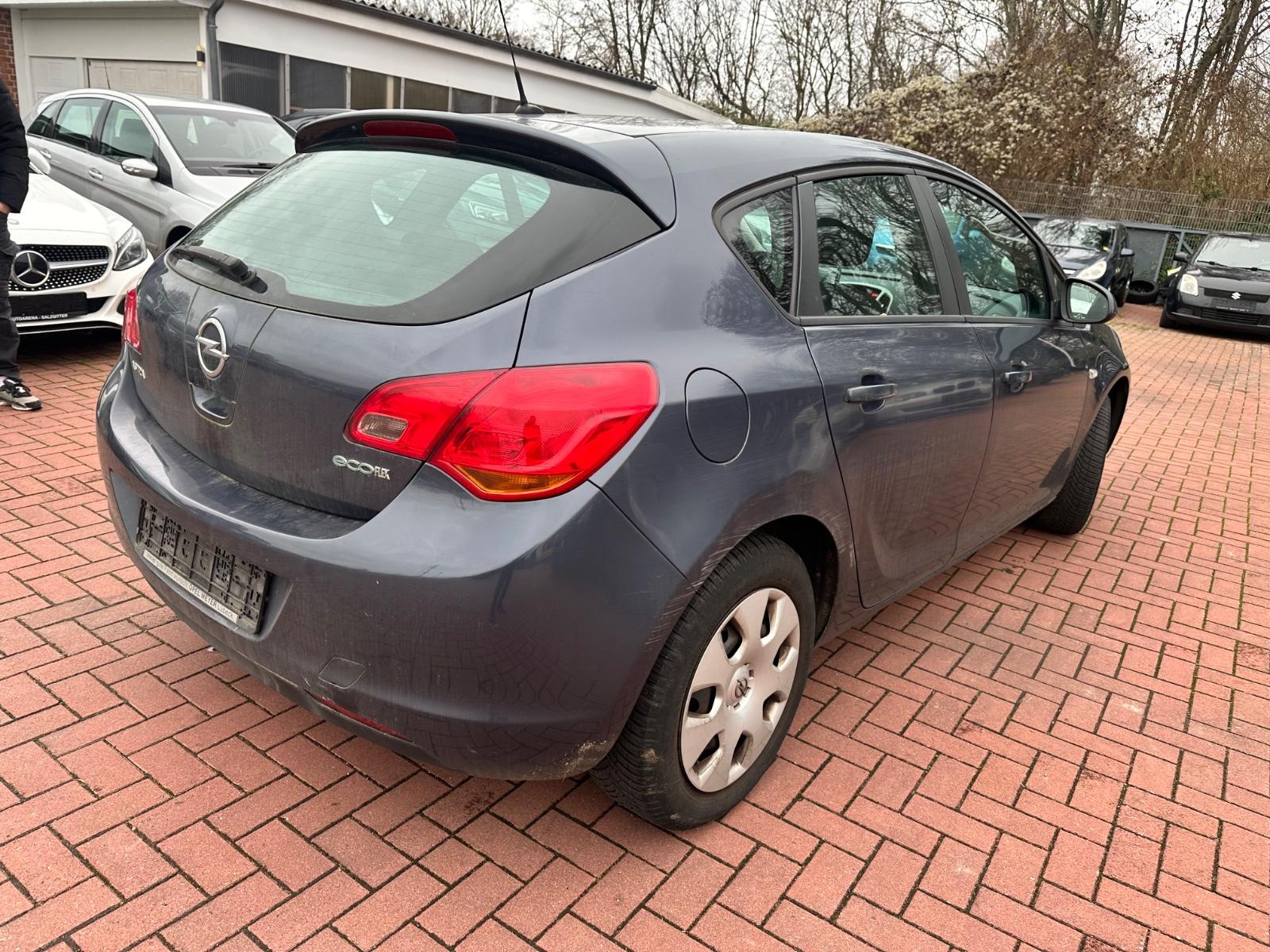 Opel Astra J Lim. 5-trg.1 Hand .130.000 km.TÜV neue