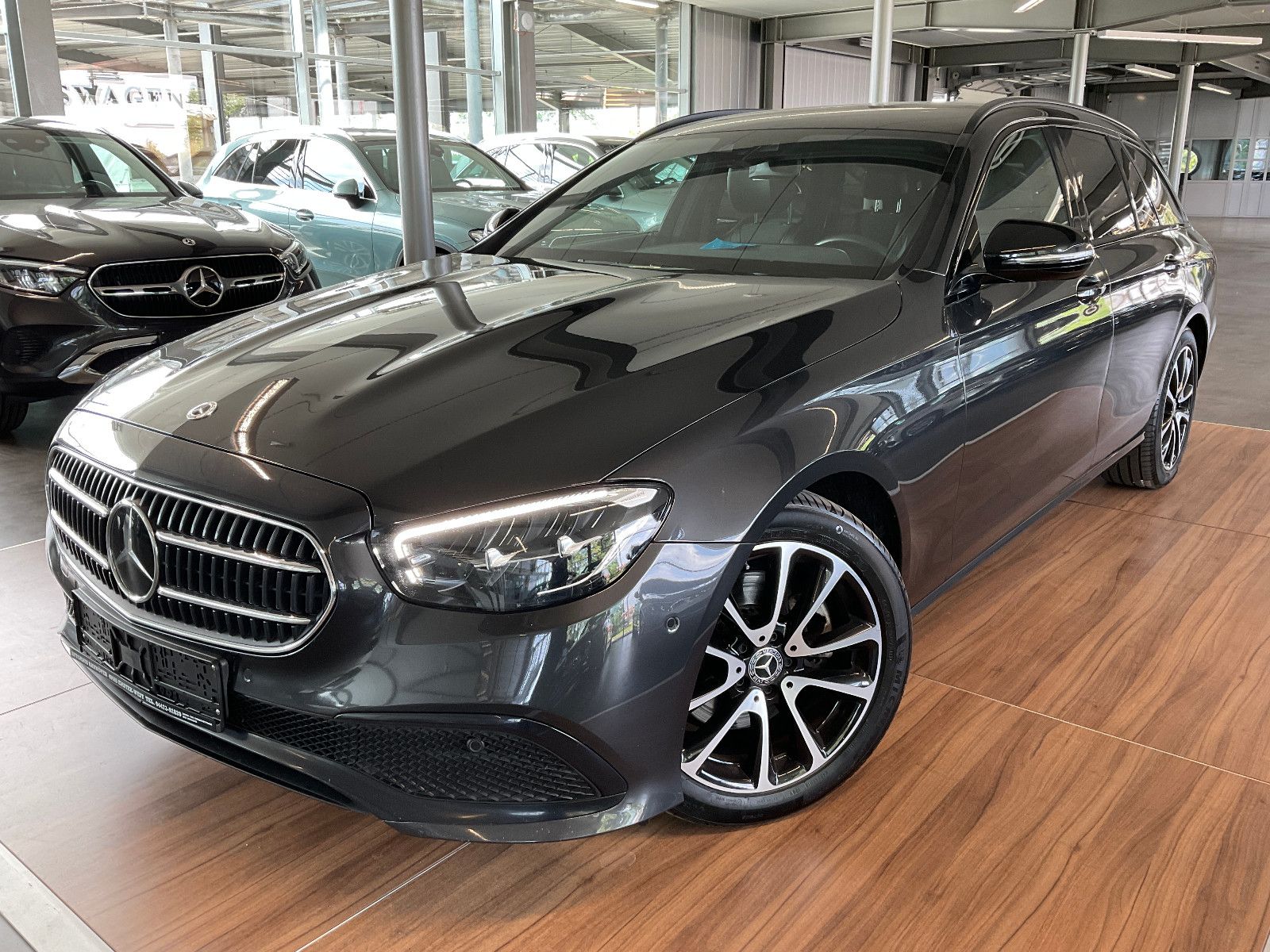 MERCEDES-BENZ E 220d T Avantgarde DISTRO/AHK/KAMERA/NIGHT/FLA