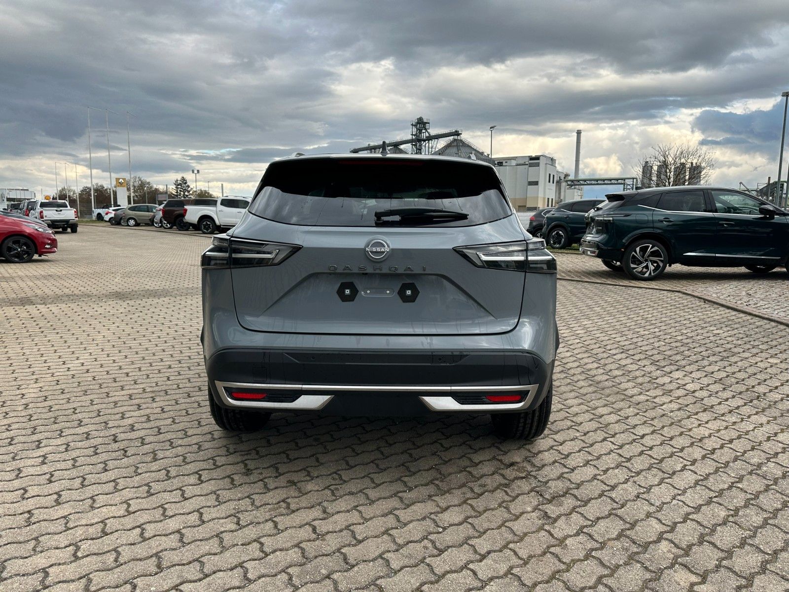 Fahrzeugabbildung Nissan Qashqai 1.3 DIG-T MHEV AT N-Connecta WINTERPAKET