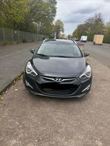 Hyundai i 40 2012 - Hyundai i30 aus 2012 mit Diesel-Antrieb: Kombi