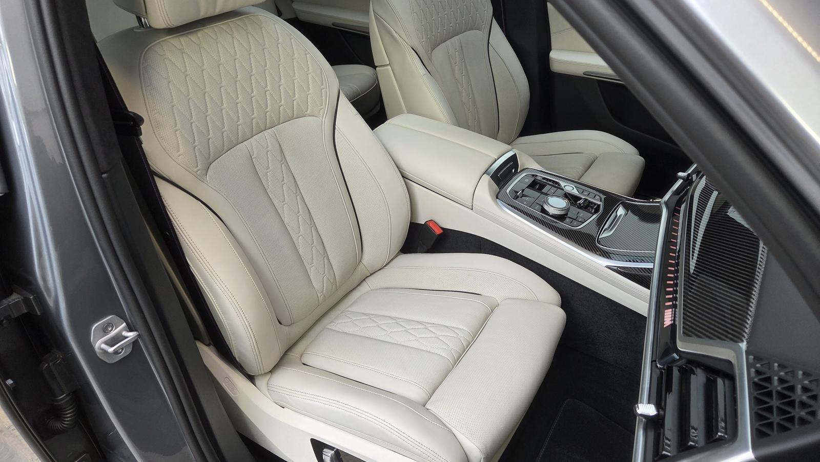 BMW X7 M60i Kristall Sky DrivePro AHK ACC Sitzlüft.