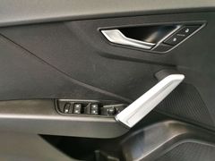 AUDI Q2 35 TFSI Navi SHZ PDC Kamera