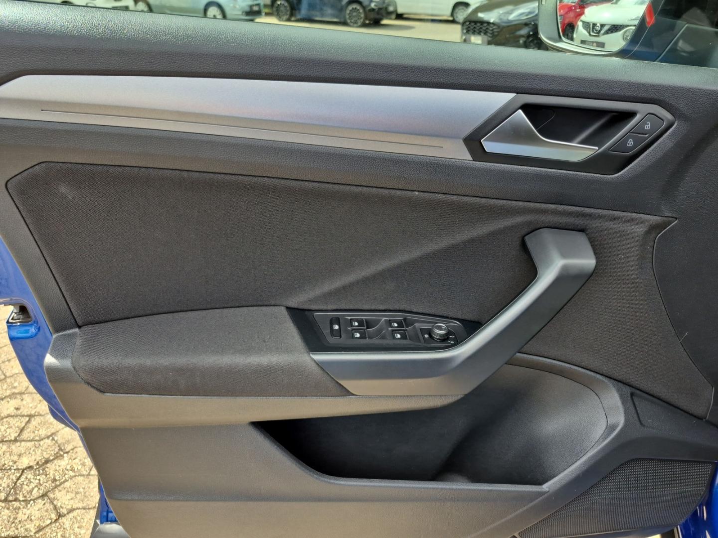 Volkswagen T-Roc Active Navi PDC CarPlay LM Sitzheizung, миниатюра 16