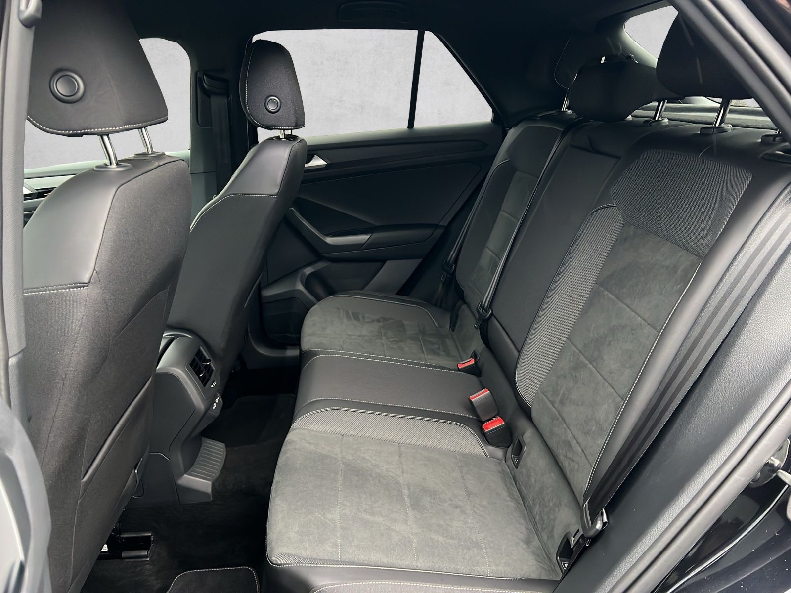 T-Roc R-Line 1.0 TSI AHK*Navi*Black Style